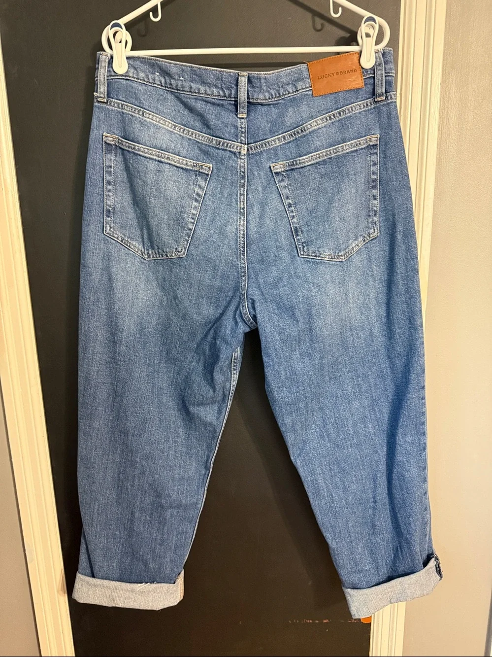 Lucky Brand Boy Mid Rise Relaxed Straight Size: 12/31 R Inseam: 28” uncuffed